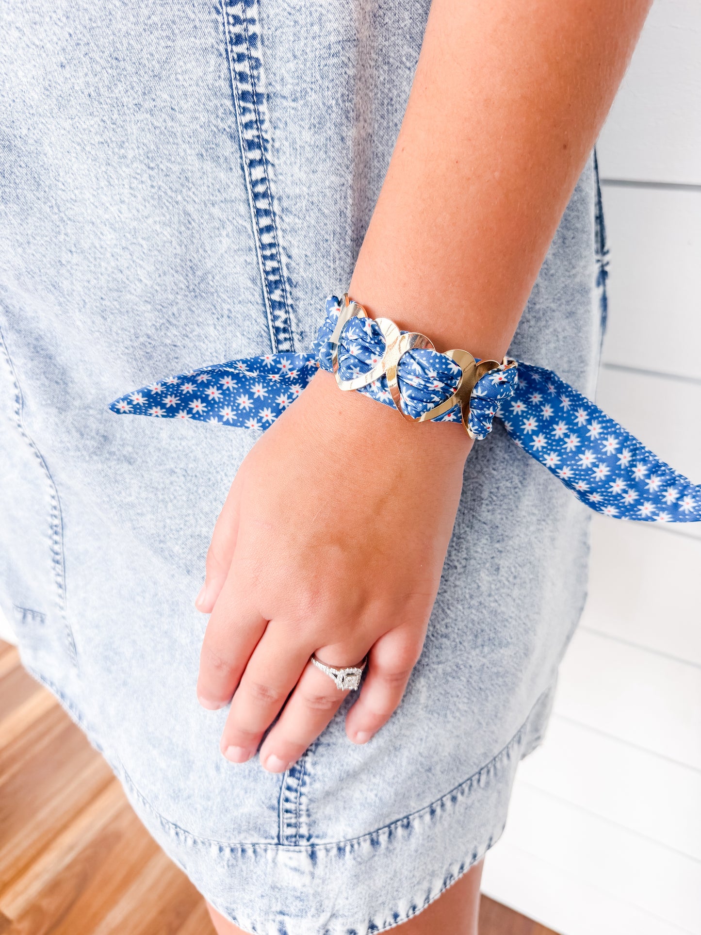 Metal Heart Ring Floral Patterned Fabric Scarf Adjustable Bracelet