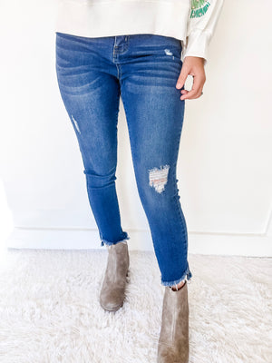 Missy Curvy Fit High-Rise Fray Slanted Ankle Jeans
