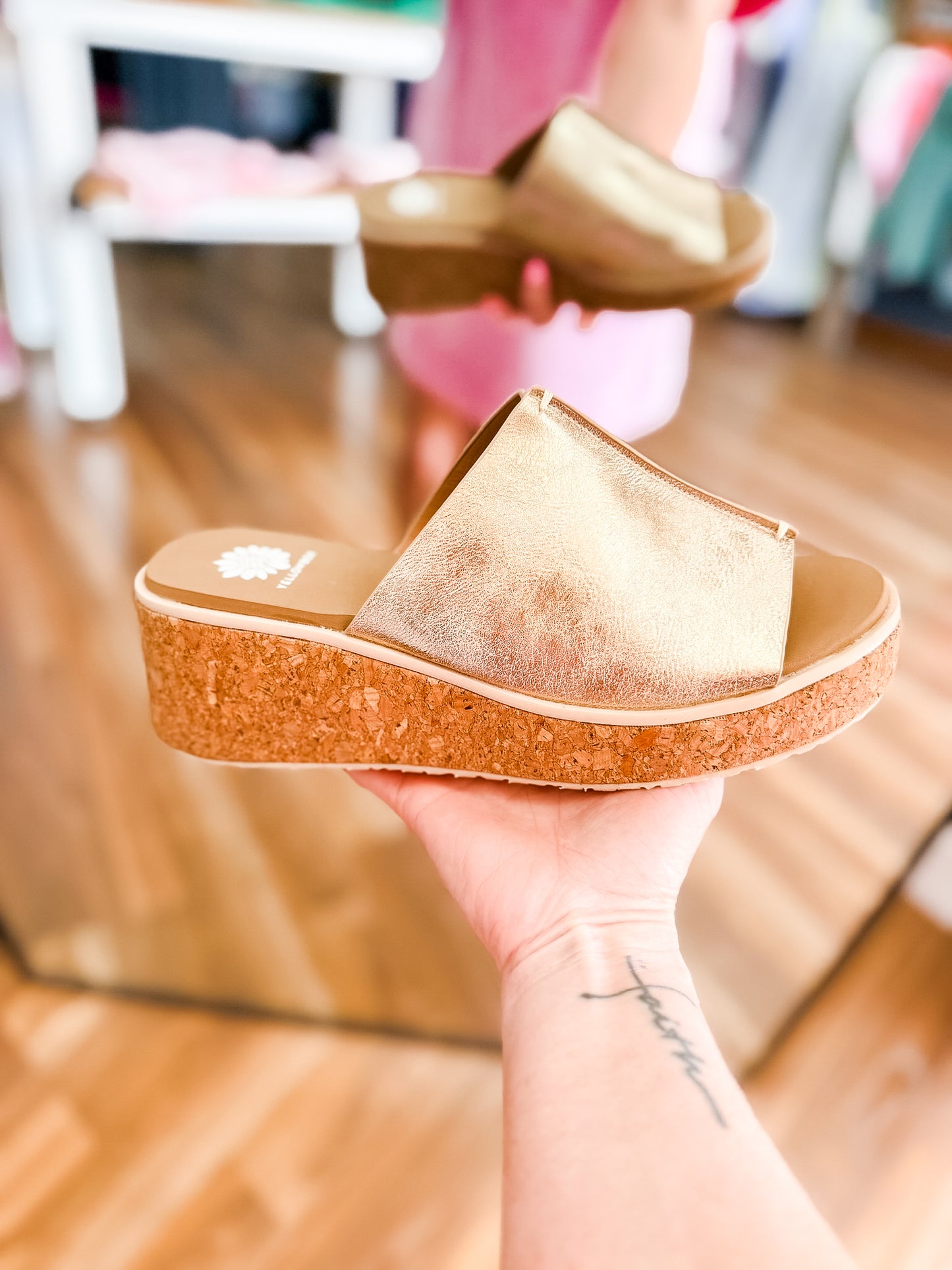 Yellow Box Vienna Gold Wedge