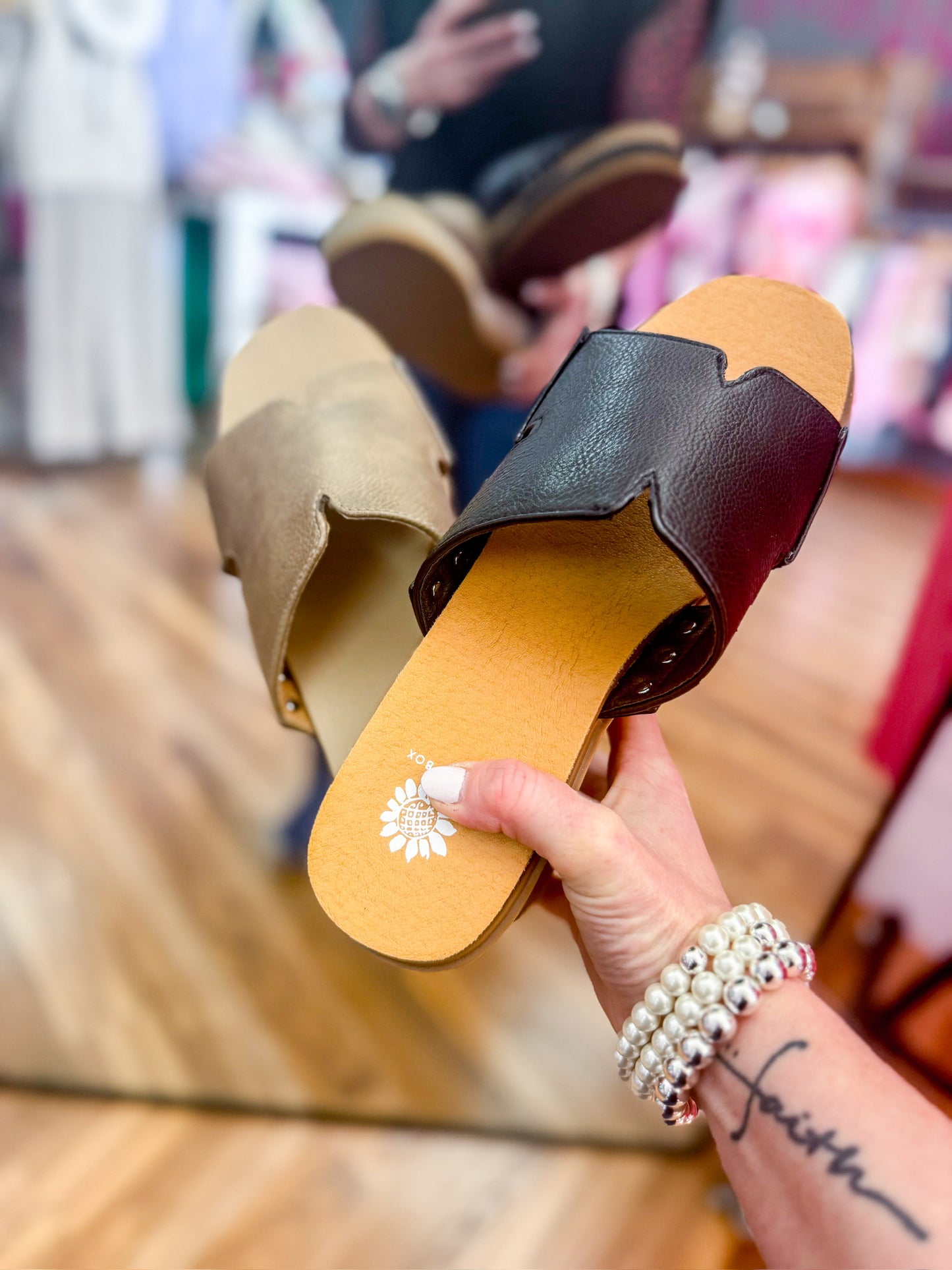 Alameda Wedge Sandal Black or Tan